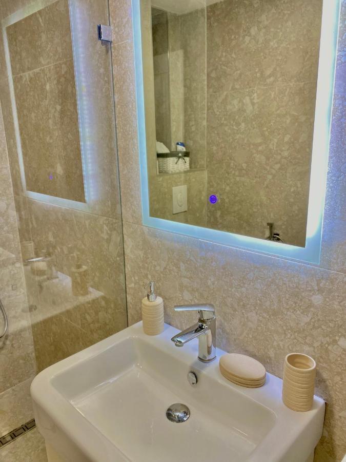 Jolie Center Apartment Тирана Екстериор снимка